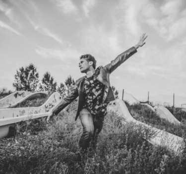 Hello Moth 3 1600 x 1260 px