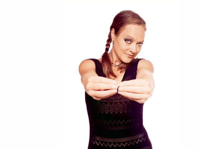 Sign Language 2 1600 x 1260